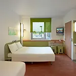 Ibis Stare 3*
