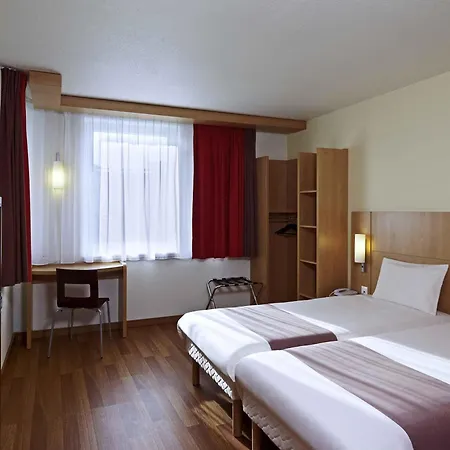 Hotel Ibis Stare 3*