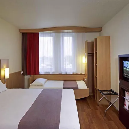 Hotel Ibis Stare 3*