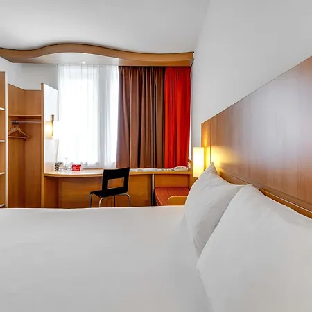 Hotel Ibis Stare 3*