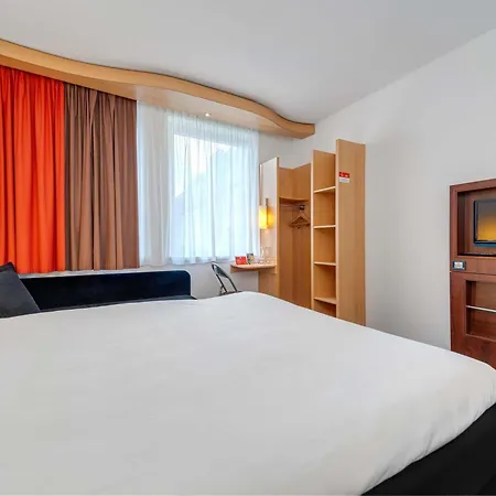 Ibis Stare Hotel 3*