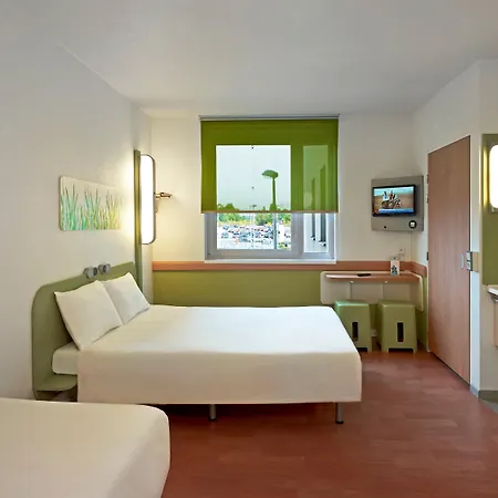 Ibis Stare 3*